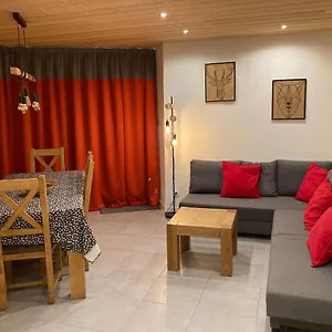 Myhome - Genepis 36 - Super T4 8 Pax Skis Aux Pieds - Val Claret Apartment