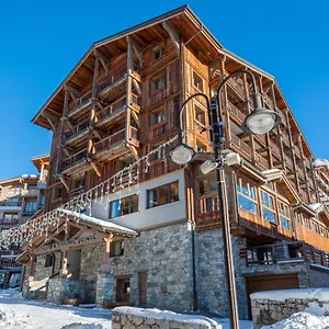 Aiguille Percée Hotel